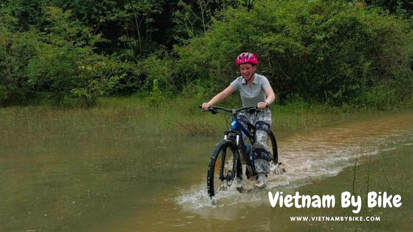 Mekong River Delta and Its Flood Season